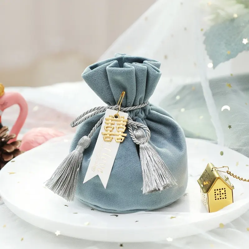 Vendita calda compleanno europeo san valentino regalo di ritorno di nozze Souvenir blu Draw String sacchetto di gioielli di caramelle di velluto con nappa