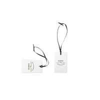 Etiquetas Colgantes de Papel Ecológicas Personalizadas, Etiquetas de Marca para Juguetes con Laminación Brillante, Impresión de Etiquetas con Logotipo Estampado en Relieve para Zapatos y Bolsos