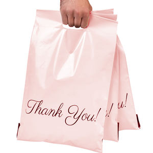 Sac d'expédition pour vêtements extra-large en polyéthylène noir recyclé avec logo personnalisé, poignée découpée et fermeture robuste - Product Image 1