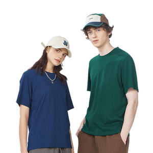 Camiseta unisex de cuello redondo, 220g, 100% algodón peinado, con logo personalizado, color sólido, para fitness, estampado sostenible, manga corta. - Product Image 3