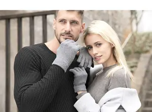 Kış eldiven erkekler ve kadınlar için yükseltilmiş dokunmatik ekran Anti kayma silikon jel elastik manşet termal yumuşak yün astar