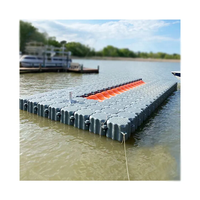 Quincaillerie de quai flottant modulaire en PEHD pour jet ski, personnalisable et pratique, avec treuil, accessoires pour ponton et fournitures marines
