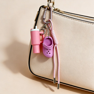 Lindo llavero mini para taza de agua, correa desmontable con dije de cocodrilo, adorno creativo para mochila/bolso, venta al por mayor - Product Image 5