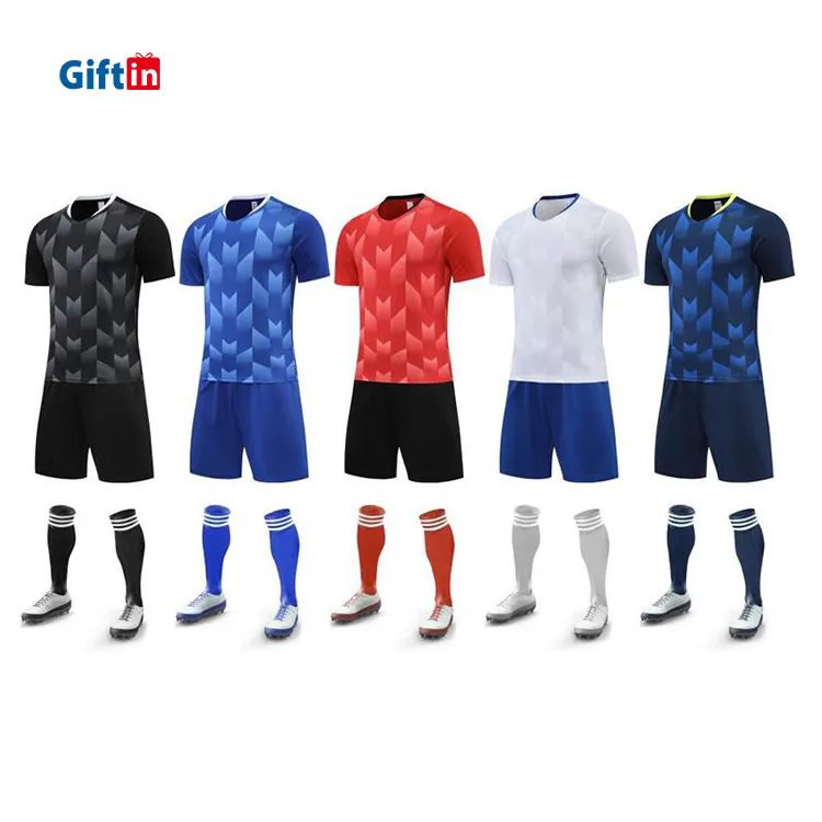 150 Gsm Heren Sportclub Uniformen Originele Voetbal Voetbal Kleding Set Aangepaste Sublimatie Voetbaltenues Blanco Voetbal Jersey