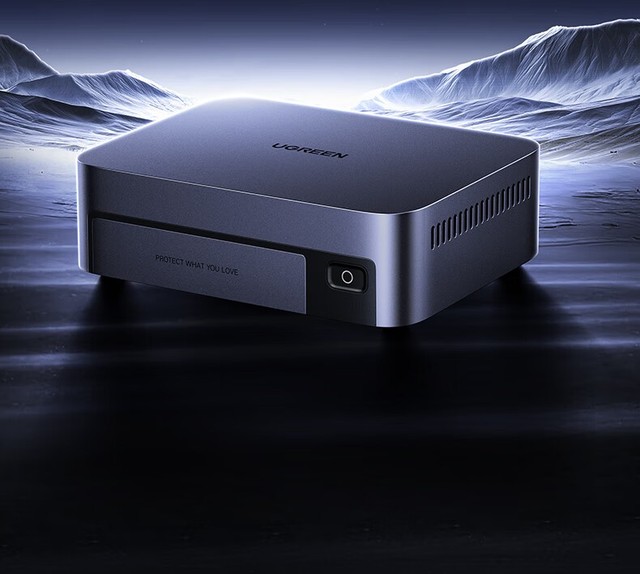 original new UGREEN DXP480T Plus 4 Bay All-Flash SSD NAS Intel I5 1235u 10-Core CPU 8GB DDR5 RAM 10GbE Port Wi-Fi 6 (Diskless)