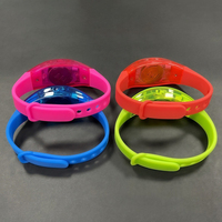 Bracelets LED personnalisés lumineux et vibrants à sangle réglable, activés par le son, en tissu lumineux, pour festivals