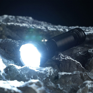 Torcia a LED in lega di alluminio ricaricabile ad alta Lumen torcia con carica di tipo C e indicatore di batteria - Product Image 1