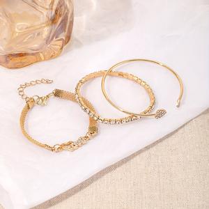 TZ033 NOUVEAU Ensemble de Bracelets Cœur d'Amour à Lunette en Cristal avec Papillons – Chaîne Délicate Superposable, Cadeau pour Elle - Product Image 5