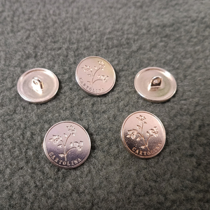 Boutons à coudre en laiton avec tige métallique, motif floral gravé, logo embossé, écologiques, pour manteaux, vestes et décoration de vêtements - Product Image 3