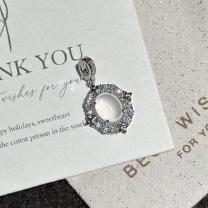 Pendentif en jade mousse d'eau en argent pur S925, plaqué or 18 carats, design de niche, style vintage simple, micro-incrustations, look frais et rafraîchissant - Product Image 3