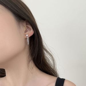 Boucles d'oreilles pendantes Dylam 5A en zircone pour femme, scintillantes, en argent S925, longues, style chandelier, avec pompons, légères - Product Image 4