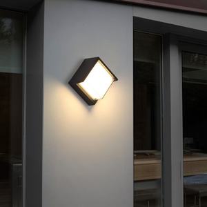 Nouvelle applique murale moderne en aluminium et acrylique, étanche, lampe murale LED moderne, applique murale extérieure en aluminium, étanche, pour jardin - Product Image 4