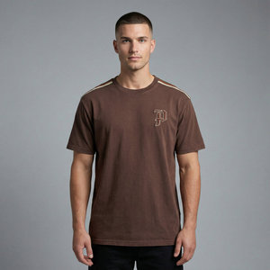 T-shirt in cotone da uomo oversize in maglia marrone con logo 'P' e strisce sulle spalle, stile hip hop minimalista, OEM ODM - Product Image 1
