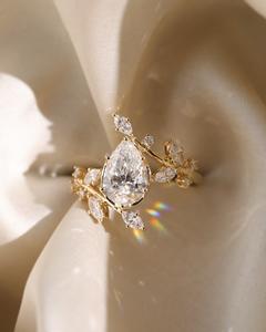 Anillo de Diamante Cultivado en Laboratorio con Corte Brillante Marquise Moderno, Diseño Único, Oro, Certificado IGI, Joyería de Alta Calidad para Mujer - Product Image 2