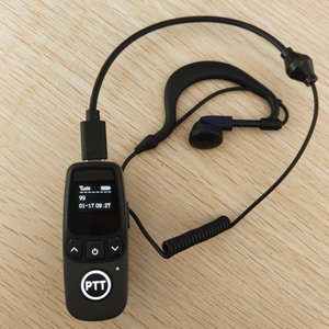 <span class=keywords><strong>Radio</strong></span> U5 4GPOC Económico, Mini Walkie Talkie Ultraligero con Gancho para <span class=keywords><strong>la</strong></span> Oreja, Comunicación Global sin Límite de Distancia, Comunicación Manos Libres - Product Image 1