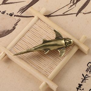 Ornamenti in ottone massiccio a forma di pesce e squalo, in stile retrò anticato, con motivi di vita marina e intagli in bronzo. - Product Image 5