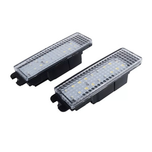 Luz de matrícula para Toyota Land Cruiser Lexus LX570 81270-60460 LED blanco tipo empotrado distancia entre orificios de 205 mm - Product Image 3