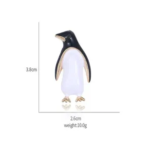ペンギンかわいいデザインソフトエナメル服ラペルピンバッジカスタム