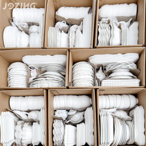 Vaisselle en céramique blanche en relief, prix de gros, en stock, assiettes, bols, tasses, soucoupes, plats variés, vendus à la tonne - Product Image 2