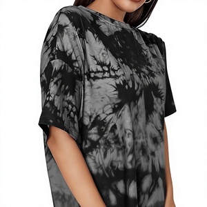 Camiseta Oversize Tie Dye para Mujer, Manga Corta, Cuello Redondo, Corte Holgado, en Algodón/Bambú Negro, Tejido Transpirable, Primavera/Verano - Product Image 6