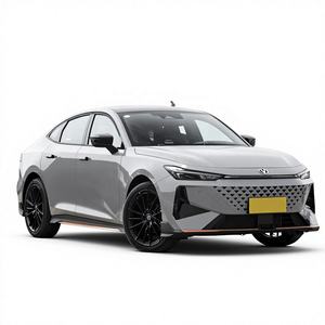 Auto Usado Barato 2022, Changan UNI-V, Gasolina, Bajo Kilometraje, <span class=keywords><strong>Segunda</strong></span> <span class=keywords><strong>Mano</strong></span>, 5 Puertas, 5 Asientos, Hatchback, Mejor Precio, Vehículos de Gasolina - Product Image 1