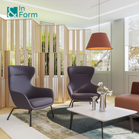 Fauteuil de direction inclinable à dossier haut, design confortable et moelleux, avec base pivotante stable en acier et mousse injectée