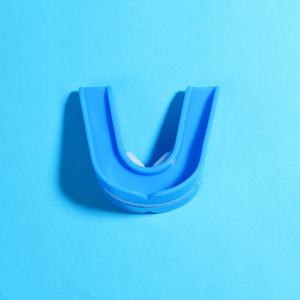 Protector <span class=keywords><strong>Bucal</strong></span> Deportivo de Doble Cara de EVA para <span class=keywords><strong>Boxeo</strong></span>, Baloncesto, Taekwondo, Absorción de Impactos, Protección Anti-Impactos, Duradero y Cómodo - Product Image 1