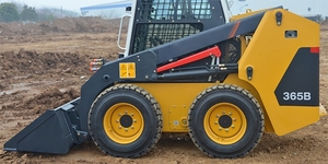 Chargeuse compacte 365B 50HP à haute efficacité, moteur importé 0,4 m³, idéale pour entrepôts étroits, petites exploitations agricoles et travaux de construction - Product Image 4