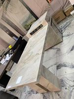 Comptoir de cuisine en quartzite translucide rétroéclairé de luxe, îlot moderne en marbre naturel et granit, décoration intérieure, pierre rétroéclairée