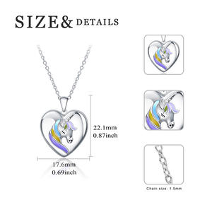 Collar de Plata de Ley 925 con Medallón de Corazón de Unicornio Esmaltado, Personalizado con Grabado de Palabras o Foto - Product Image 2