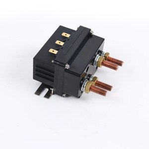 Relé Solenoide para Cabrestante 12V 500A LR4450 para Uso en Vehículos Todoterreno - Product Image 1