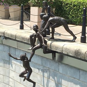 Estatuas de Metal de Bronce de Ciudad para Niños, Niño Desnudo Jugando y Saltando en el Agua, Técnica de Escultura Fundida - Product Image 2