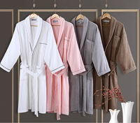 Peignoir de bain unisexe en coton 100% de haute qualité en gros avec logo brodé pour hôtel