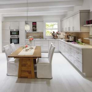 Ensemble d'armoires de cuisine modernes en bois massif avec couleur RAL personnalisée, pieds en alliage d'aluminium, meubles de rangement personnalisés pour la cuisine - Product Image 1