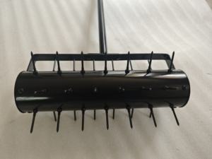 Aérateur de pelouse à roulettes robuste - Aérateur manuel de <span class=keywords><strong>gazon</strong></span> avec picots de 120 cm pour l'entretien des pelouses de jardin - Product Image 4