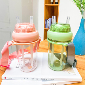 Bouteille d'eau en plastique à double paille avec sangle, grande capacité, pour étudiants, utilisation en extérieur, design couleur unie, printemps 2020 - Product Image 4