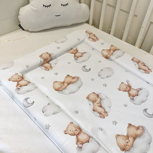 Housse de matelas à langer en coton personnalisée avec motif ours et nuage pour nouveau-né - Product Image 1