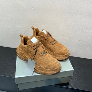 รองเท้าผ้าใบผู้ชายดีไซน์สปอร์ตคุณภาพสูง ระบายอากาศได้ดีด้วยผ้าตาข่าย พื้นรองเท้าหนังแท้ บุด้วยผ้าฝ้าย ให้ความสบาย - Product Image 4