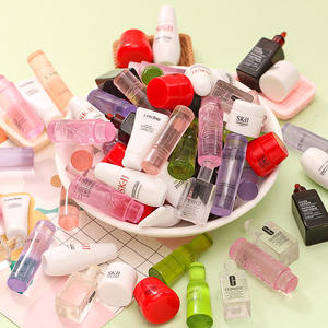 محاكاة مستحضرات التجميل منتجات العناية بالبشرة البلاستيك الراتنج كريم الغراء الأطفال الجنة دمية المنزل الحلي المد اللعب البيع - Product Image 1