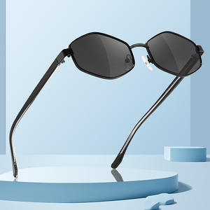 Nuevas gafas de sol de moda para mujer, montura metálica, lentes polarizadas UV400, ligeras, estilo de viaje y conducción, color negro 8520 - Product Image 3