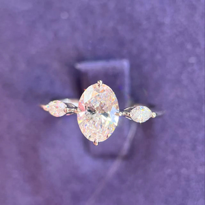 Bague de fiançailles et de mariage en diamant de laboratoire blanc D VS1 de 1 carat, forme coussin, en platine PT950 - Product Image 1