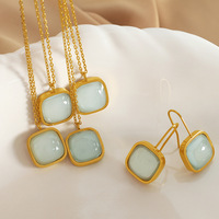 Parure de bijoux vintage étanche en acier inoxydable pour femme, avec boucles d'oreilles pendantes élégantes plaquées or 18 carats PVD et collier en jade