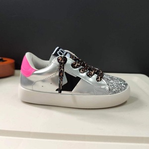 Nuovi arrivi per bambini scarpe argento basse MOQ Casual Star Design <span class=keywords><strong>Sneakers</strong></span> per bambine - Product Image 2