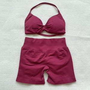 Conjunto <span class=keywords><strong>de</strong></span> Yoga para Mujer: Sujetador Deportivo <span class=keywords><strong>de</strong></span> Alta Elasticidad con Espalda Halter y Efecto Levanta Glúteos <span class=keywords><strong>de</strong></span> Secado Rápido y Pantalones Cortos <span class=keywords><strong>de</strong></span> Entrenamiento - Product Image 3