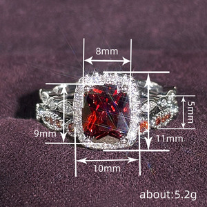 Anello Classico da Donna in Ottone con Incastonatura Pavé, Elegante Anello di Fidanzamento con Gemma, Gioiello di Moda - Product Image 4