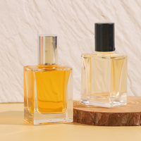 Flacons de parfum à bille en verre rectangulaires personnalisés de 10ml 15ml avec bouchon fileté en aluminium et emballage d'huile de sérum à bille roulante en verre