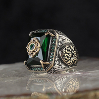 Huitan — anneau Signet turc rétro, fait à la main, couleur argent ancienne, bague en aigle sculpté Zircon vert, incrustation Punk pour motard