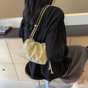 Sac à cordon plissé en cuir PU poignée supérieure convertible et sac à main à bandoulière pour femme - Product Image 5