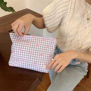 Bolsa de Almacenamiento de Maquillaje y Cuidado de la Piel de Lona con Diseño Geométrico Nacional Personalizado Ouxun, con Cierre de Gran Capacidad y Características de Organización - Product Image 4
