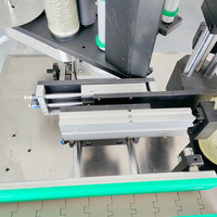 Machine d'étiquetage de bouteilles coniques irrégulières personnalisées pour l'étiquetage de petites bouteilles